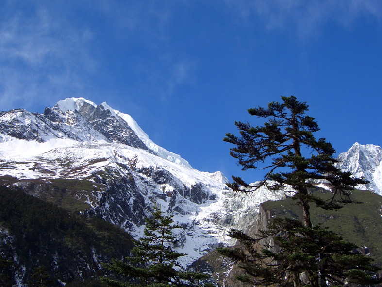 གནས་མཆོག་ཁ་བ་དཀར་པོ།