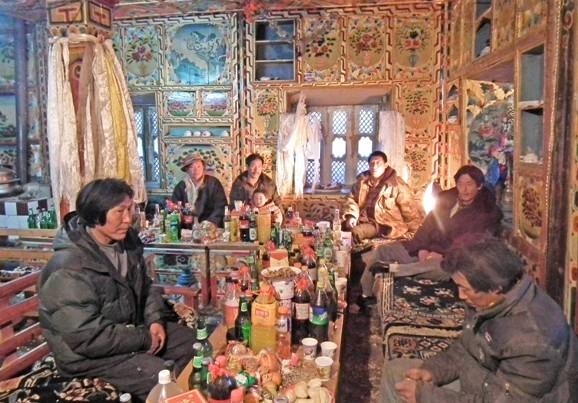 ལོ་གསར་བཤམས་མཆོད་ཀྱི་འགྱུར་བ་ལས་ཕ་ཡུལ་གྱི་འགྱུར་ལྡོག་ལྟ་བ།