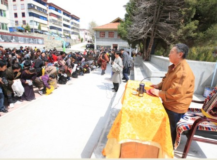 བོད་ཀྱི་མཁས་དབང་ཆེན་མོ་མཆོག་སྤྲུལ་ཐུབ་བསྟན་ཉི་མ་མཆོག་སི་ཁྲོན་ཞིང་ཆེན་བོད་ཡིག་སློབ་གྲྭར་ཕེབས།