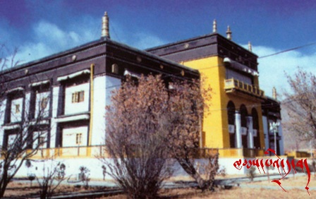 བདེ་ཆེན་ཕོ་བྲང་།