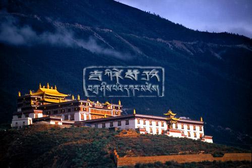 ཁམས་པའི་མཛེས་ལྗོངས།