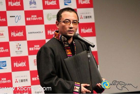 པདྨ་ཚེ་བརྟན་གྱི་འཁྲབ་གཞུང《དབུགས་ལྒང》ཞེས་པ་ཞང་ཀང་ཡ་གླིང་གློག་བརྙན་དངུལ་གཏོང་ཚོགས་འདུར་ཚུད།