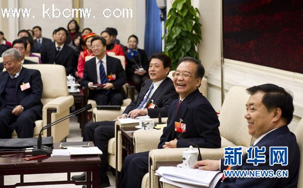 ཝུན་ཅ་པའོ་ཀན་སུའུ་འཐུས་ཚབ་ཚོགས་པའི་གྲོས་ཞིབ་ལ་ཞུགས།