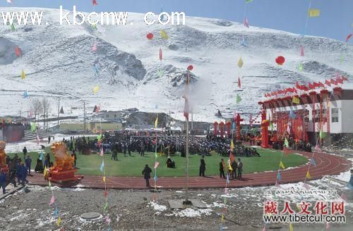 ཡུལ་ཤུལ་རྫོང་སློབ་འབྲིང་གཉིས་པ་ཉེ་ལམ་ལ་ལེགས་གྲུབ་ཟིན།