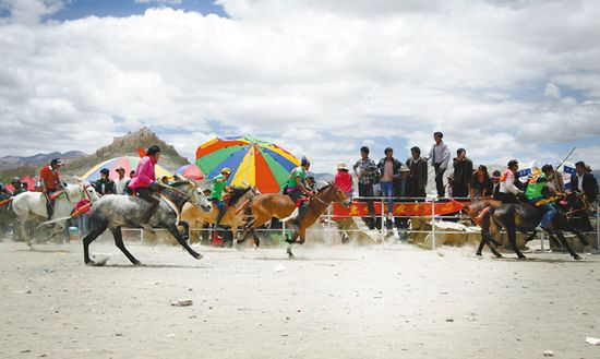 སྤྲོ་སྐྱིད་དོད་པོ་ལྡན་པའི་རྒྱལ་རྩེའི་མདའ་དམག་དུས་ཆེན་སྤེལ་བ།