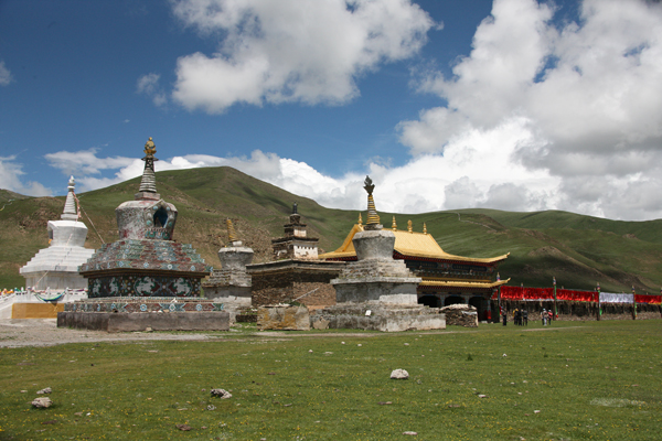 མུ་རའི་རྡོ་འབུམ།