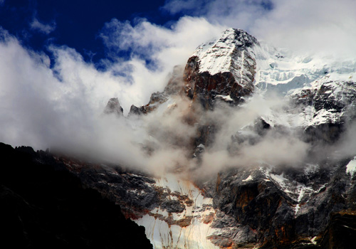 སྒྲུང་ལྡེའུ་བོན་གསུམ་གྱིས་ཆབ་སྲིད་ཇི་ལྟར་བསྐྱངས་ཚུལ་ལ་གསར་དུ་དཔྱད་པ།