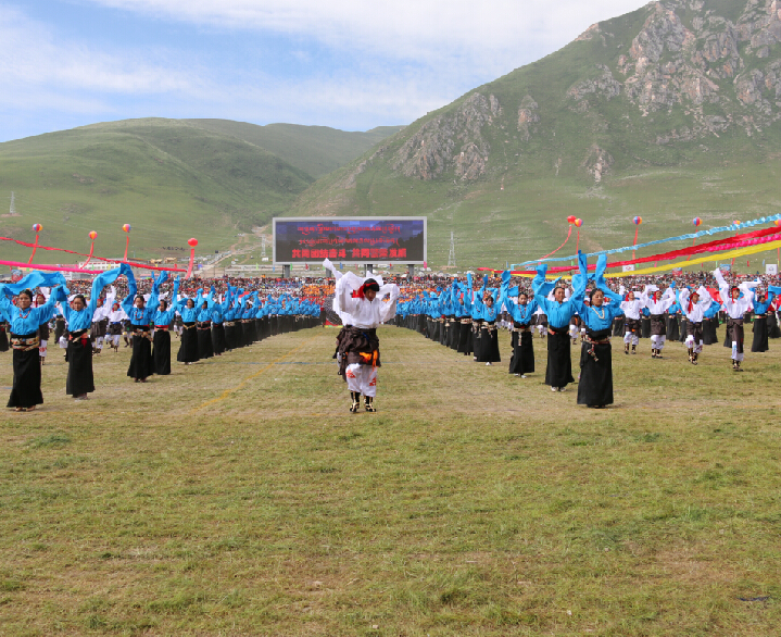 སྐབས་བརྒྱད་པའི་ཁམས་པའི་རིག་གནས་ལྗོངས་རྒྱུའི་སྒྱུ་རྩལ་དུས་ཆེན་དང་ཡུལ་ཤུལ་རྟ་རྒྱུག་འགྲན་ཚོགས་ཚོགས་འགོ་ཚུགས།