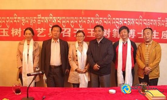 ཡུལ་ཤུལ་རིག་རྩལ་ལྷན་ཚོགས་ཀྱིས་ཡུལ་ཤུལ་གྱི་འབུམ་རམས་པའི་བཞུགས་མོལ་ཚོགས་འདུ་བསྡུས་པ།