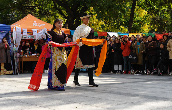 ཀྲུང་དབྱང་མི་རིགས་སློབ་གྲྭ་ཆེན་མོའི་2016ལོའི་བོད་ཀྱི་རིག་གནས་དུས་ཆེན།