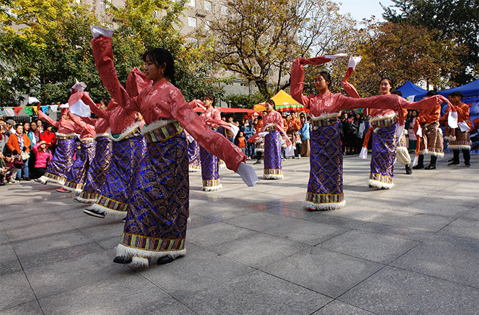 ཀྲུང་དབྱང་མི་རིགས་སློབ་གྲྭ་ཆེན་མོའི་2016ལོའི་བོད་ཀྱི་རིག་གནས་དུས་ཆེན།