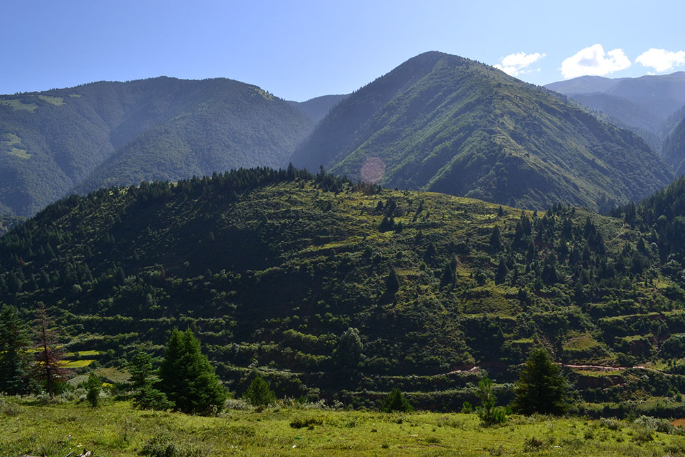 གནས་མཆོག་མཁའ་འགྲོ་འབུམ་རྫོང་གི་ངོ་སྤྲོད་བསྡུས་པ།