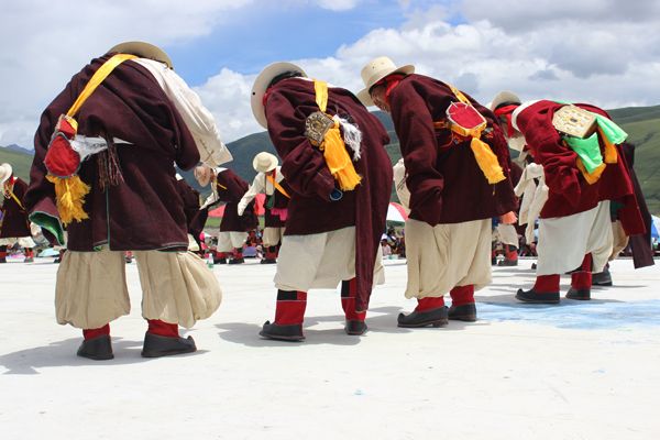 ཁམས་མི་ཉག་མགར་ཐར་ཡུལ་གྱི་གླུ་གར་སྒྱུ་རྩལ་གྱི་སྐོར་ཅུང་ཙམ་བཤད་པ།