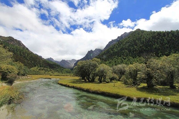 ཉི་སྟེན་མཛེས་ལྗོངས་ཀྱི་གཞན་ངོས་ཤིག་འཚོལ་བ།