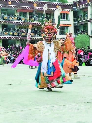 མེ་བྱ་ལོ་སར་དགའ་སྟོན་རྒྱ་ཆེར་རོལ།། བདེ་སྐྱིད་འཚོ་བ་ལྷ་ཡུལ་དཔལ་ལ་འགྲན།།