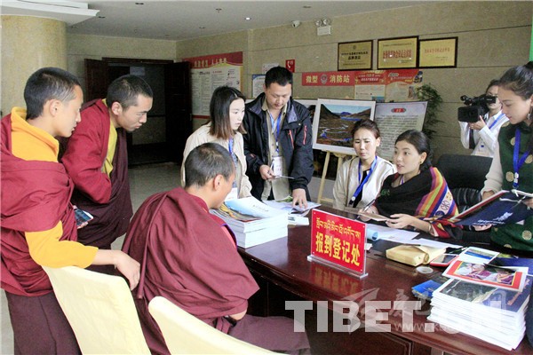 སི་ཁྲོན་བོད་བརྒྱུད་ནང་བསྟན་སློབ་གླིང་གིས་སྐབས་གསུམ་པའི་སློབ་བསྡུའི་རྒྱུགས་ལེན་ལས་དོན་ལེགས་གྲུབ་བྱུང་།