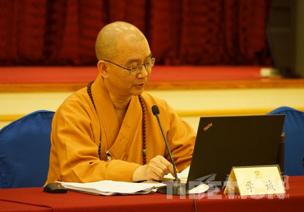 ཆོས་ལུགས་ལས་རིགས་ཀྱི་རྒྱལ་ཡོངས་སྲིད་གྲོས་ཀྱི་ཨུ་ཡོན་ཚོ་ཚོགས་ཆུང་གི་ཚོགས་འདུར་འཛོམས་ནས་རྒྱུན་ལས་ཨུ་ཡོན་ལྷན་ཁང་གི་སྙན་ཞུར་གྲོས་ཞིབ་བྱེད་པ།