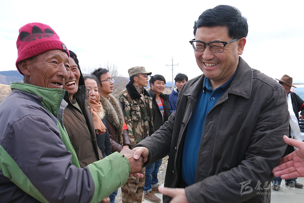 ཞི་ཅིན་ཕིང་སི་ཁྲོན་དུ་རྟོག་ཞིབ་ཕེབས་སྐབས་གནང་བའི་གལ་ཆེའི་གསུང་བཤད་ཀྱི་དགོངས་དོན་གྱིས་དབུལ་ཐར་འགག་སྒྲོལ་ཐུབ་པར་ཁྲིད་སྟོན་བྱ་དགོས།