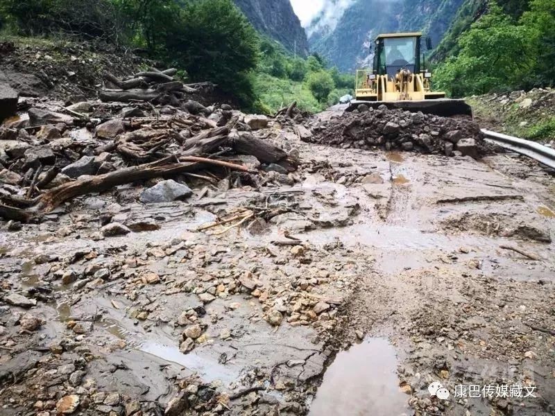 རོང་བྲག་རྫོང་དུ་འདམ་རྡོའི་ཆུ་རུད་ཀྱི་གནོད་འཚེ་ཐེབས།