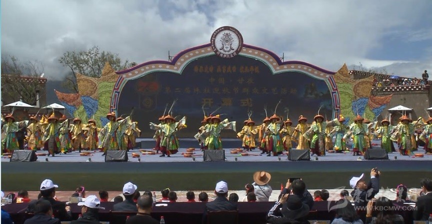 དཀར་མཛེས་རྫོང་གེ་སར་རྒྱལ་པོའི་མཁར་གྱི་གྲུབ་སྟོན།