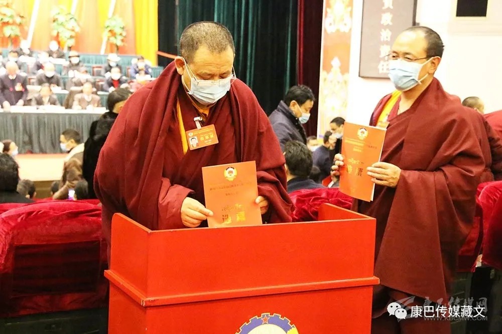 སྲིད་གྲོས་དཀར་མཛེས་ཁུལ་ཨུ་ལྷན་སྐབས13གྲོས་ཚོགས་ཐེངས5དར་མདོར་གྲོལ།