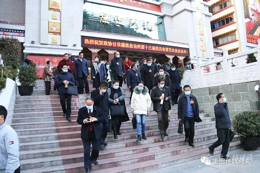 སྲིད་གྲོས་དཀར་མཛེས་ཁུལ་ཨུ་ལྷན་སྐབས13གྲོས་ཚོགས་ཐེངས5དར་མདོར་གྲོལ།