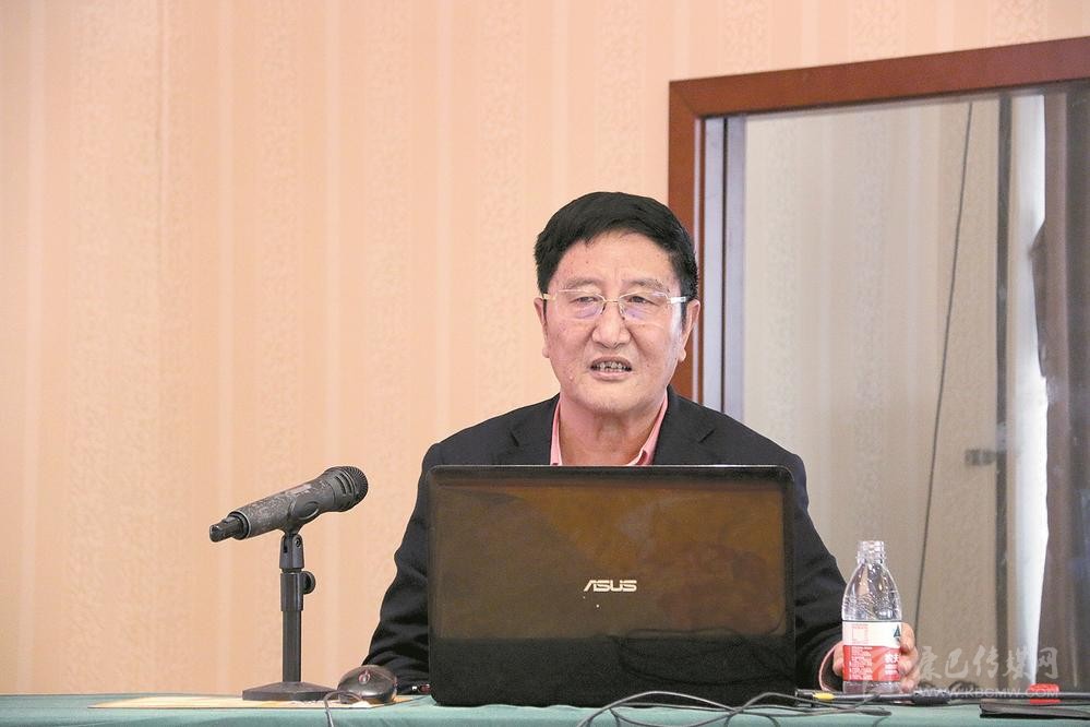 དཀར་མཛེས་ཁུལ་གྱི་ཀྲུང་ཧྭ་མི་རིགས་གཅིག་མཐུན་འདུས་གྲུབ་ཀྱི་འདུ་ཤེས་བརྟན་སྐྱོང་སྐོར་གྱི་རིགས་གཞུང་བགྲོ་གླེང་ཚོགས་འདུའི་པར་རིས་བདམས་བཀོད།